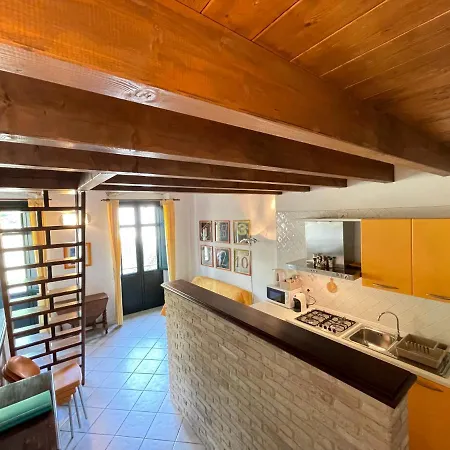 La Casa Gialla *
