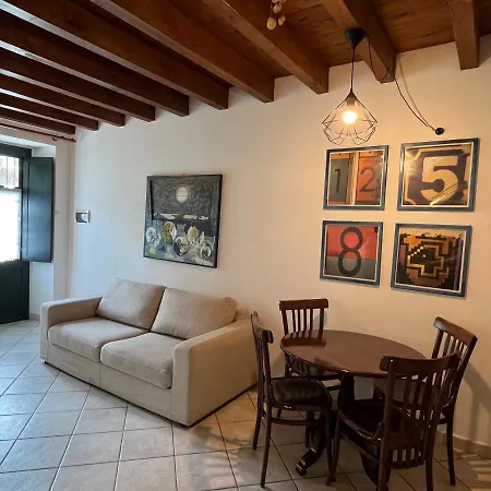 Apartment La Casa Gialla *