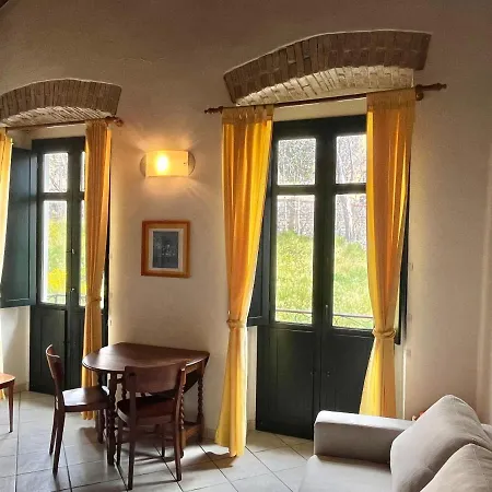 La Casa Gialla Apartment *