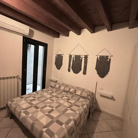 La Casa Gialla Cagliari