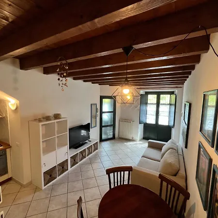 Apartment La Casa Gialla *